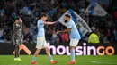 Pada menit ke-51, Celta Vigo berhasil menyamakan kedudukan berkat gol Willot Swedberg (tengah). (MIGUEL RIOPA/AFP)