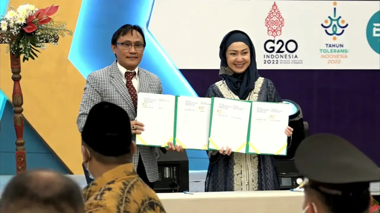 Nota kesepahaman (MoU) antara Badan Penyelenggara Jaminan Produk Halal (BPJPH) dengan beberapa lembaga dari luar negeri di Halal 20 (H20), Kamis (17/11/2022).