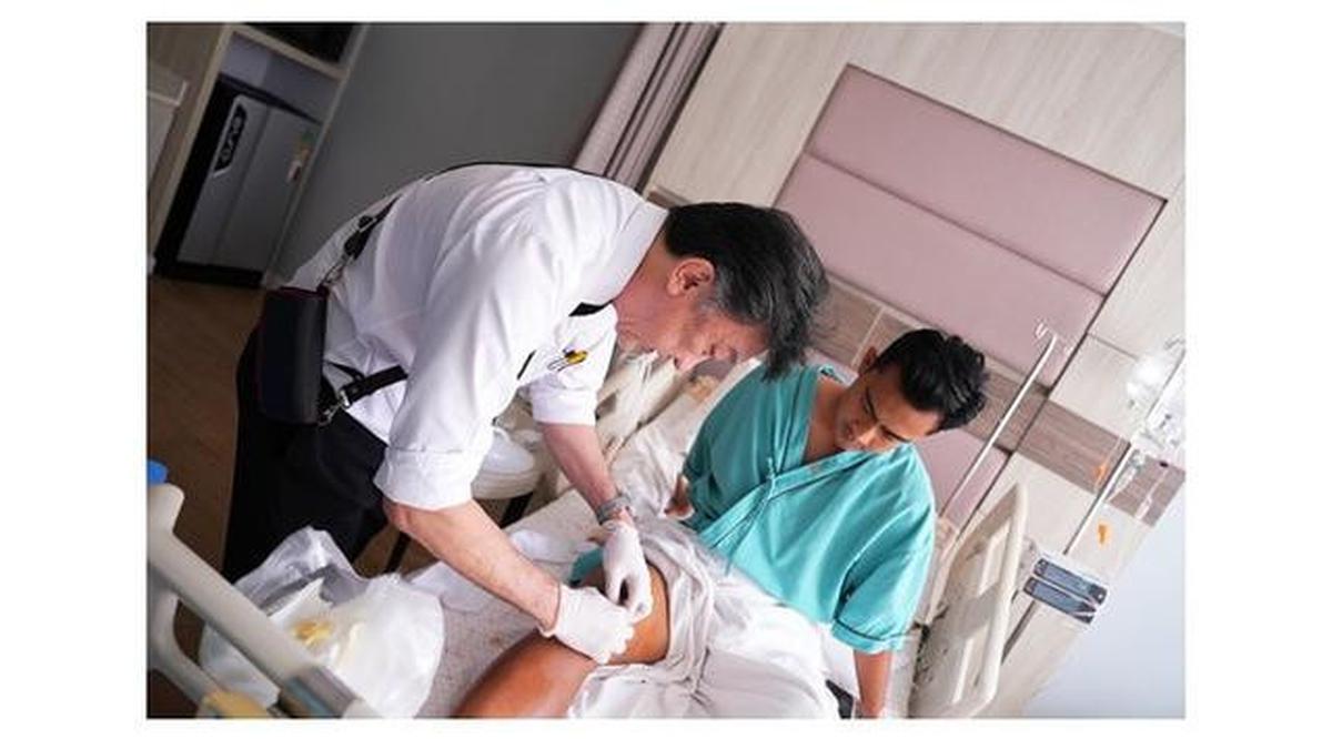 Saat Asnawi Mangkualam Menjenguk Pratama Arhan yang Baru Selesai Operasi: Saling Menguatkan di Thailand
