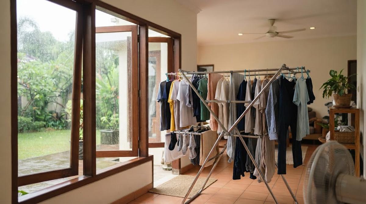 Cara Menjemur Baju saat Musim Hujan agar Cepat Kering dan Tidak Bau Apek