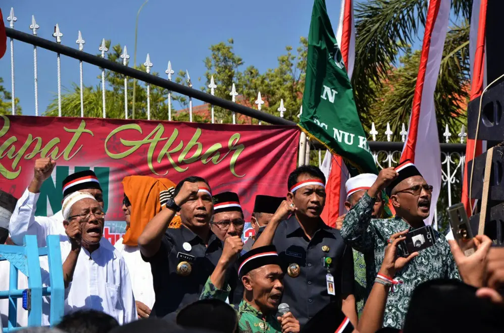 Ribuan warga NU di Batang, Jawa Tengah, menolak penerapan kebijakan full day school atau sekolah lima hari. (Liputan6.com/Fajar Eko Nugroho)