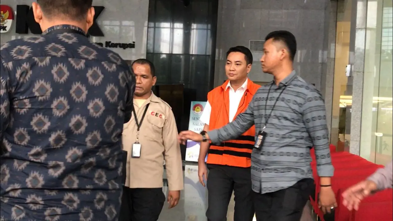 KPK Resmi Tahan Fayakhun Sebagai Tersangka Suap Bakamla