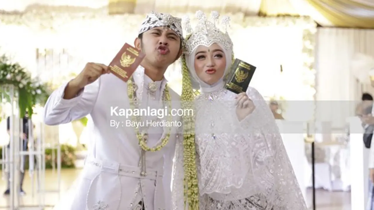 Sah Jadi Suami Istri, Ini 6 Momen Pernikahan Ega Noviantika dan Rafly DA