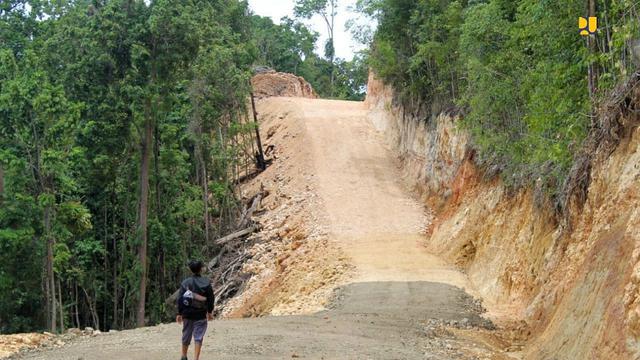Kementerian PUPR secara bertahap menyelesaikan pembangunan jalan lingkar Raja Ampat yang memiliki panjang keseluruhan 342 km. (Dok Kementerian PUPR)