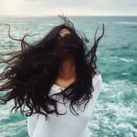 Rambut | unsplash.com/@yoannboyer