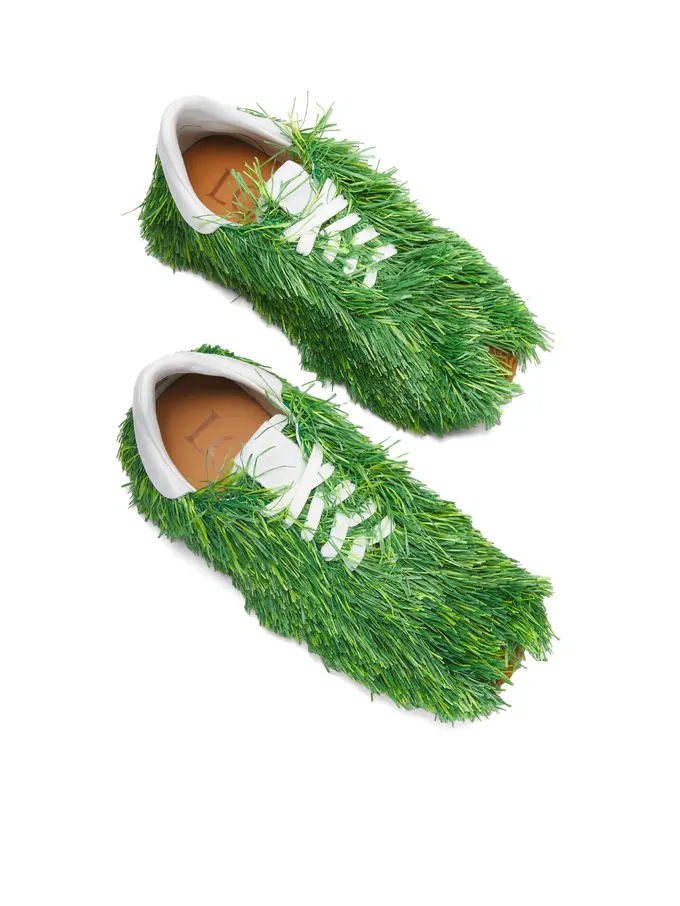 Sneaker Rumput Garapan Loewe Resmi Dijual dengan Harga Rp27 Juta, Tertarik Beli?