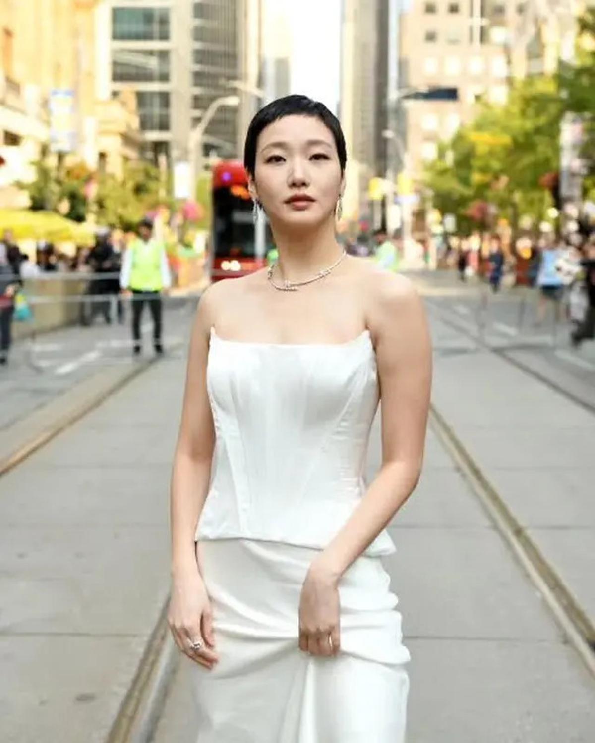 4 Gaya Rambut Pixie Cut Seleb di Tahun 2024 dari Kim Go Eun hingga BCL,  Inspirasi Tampil Berani dan Fresh