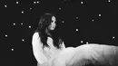 Demi Lovato sendiri kini sangat emosional. Sumber mengatakan bahwa penyanyi tersebut banyak menangis. (instagram/ddlovato)