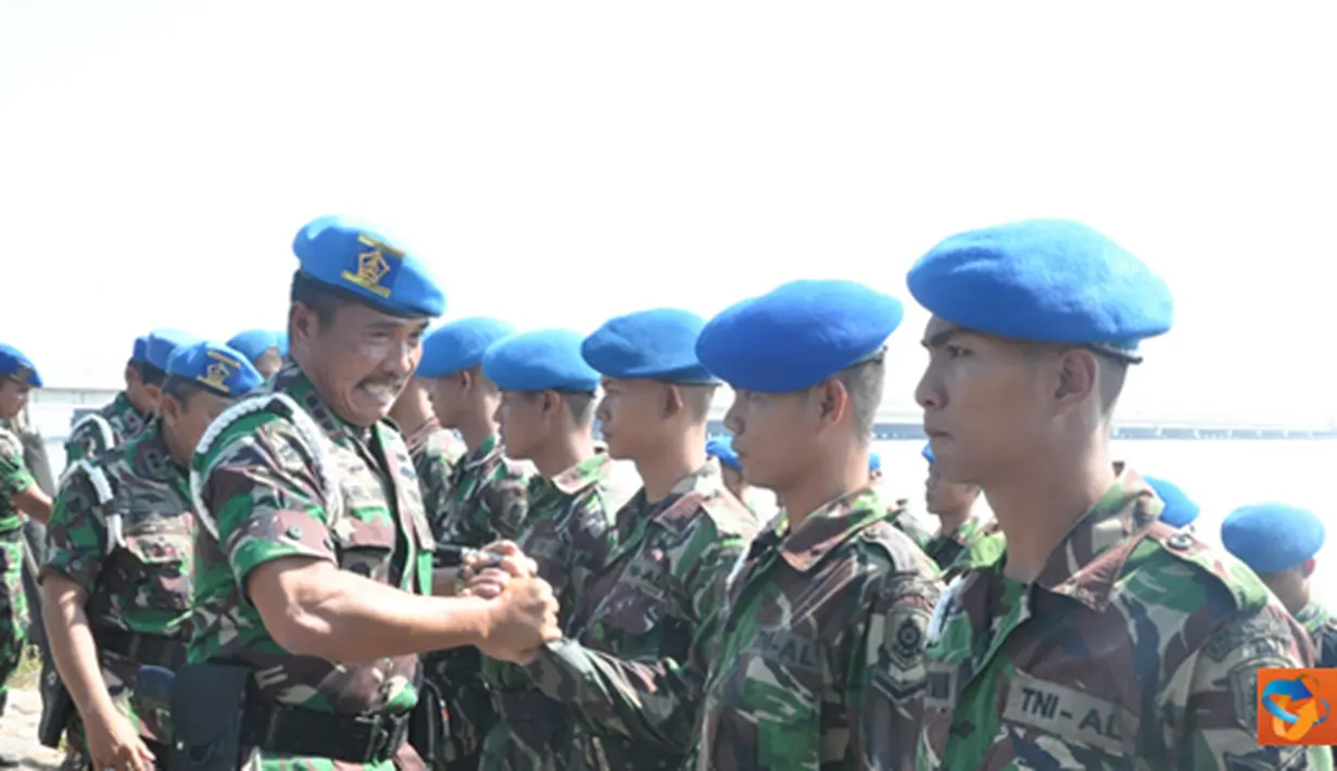 Citizen6, Surabaya: Ucapan selamat kepada peserta Dikmaba PK TNI AL oleh Komandan Pusdikpomal Syahril Bakhri, di Pantai Kenjeran, Surabaya. (Pengirim: Kobangdikal).