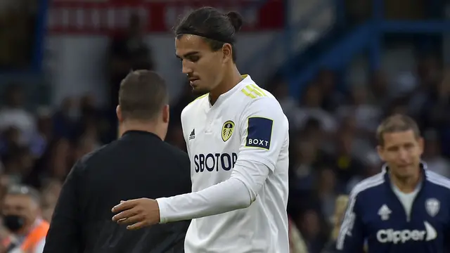 Foto: Termasuk Pascal Struijk, 6 Pemain dengan Koleksi Kartu Merah hingga Pekan Keempat Liga Inggris 2021/2022