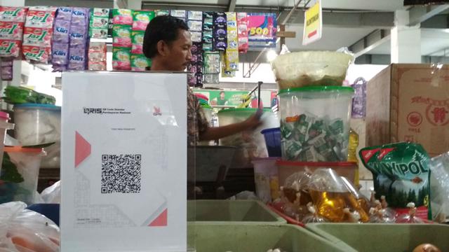 Terobosan Unik, Belanja Sampai Bayar Retribusi di Pasar Tradisional Cirebon Gunakan Non Tunai
