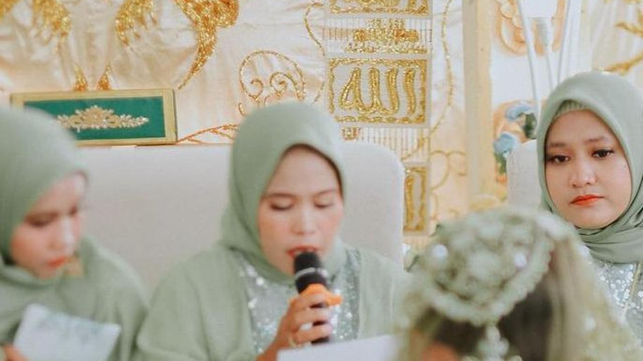 Sama seperti Putri, pihak keluarga juga tenggelam dalam haru setelah penyanyi Dangdut Academy tersebut memohon doa restu.