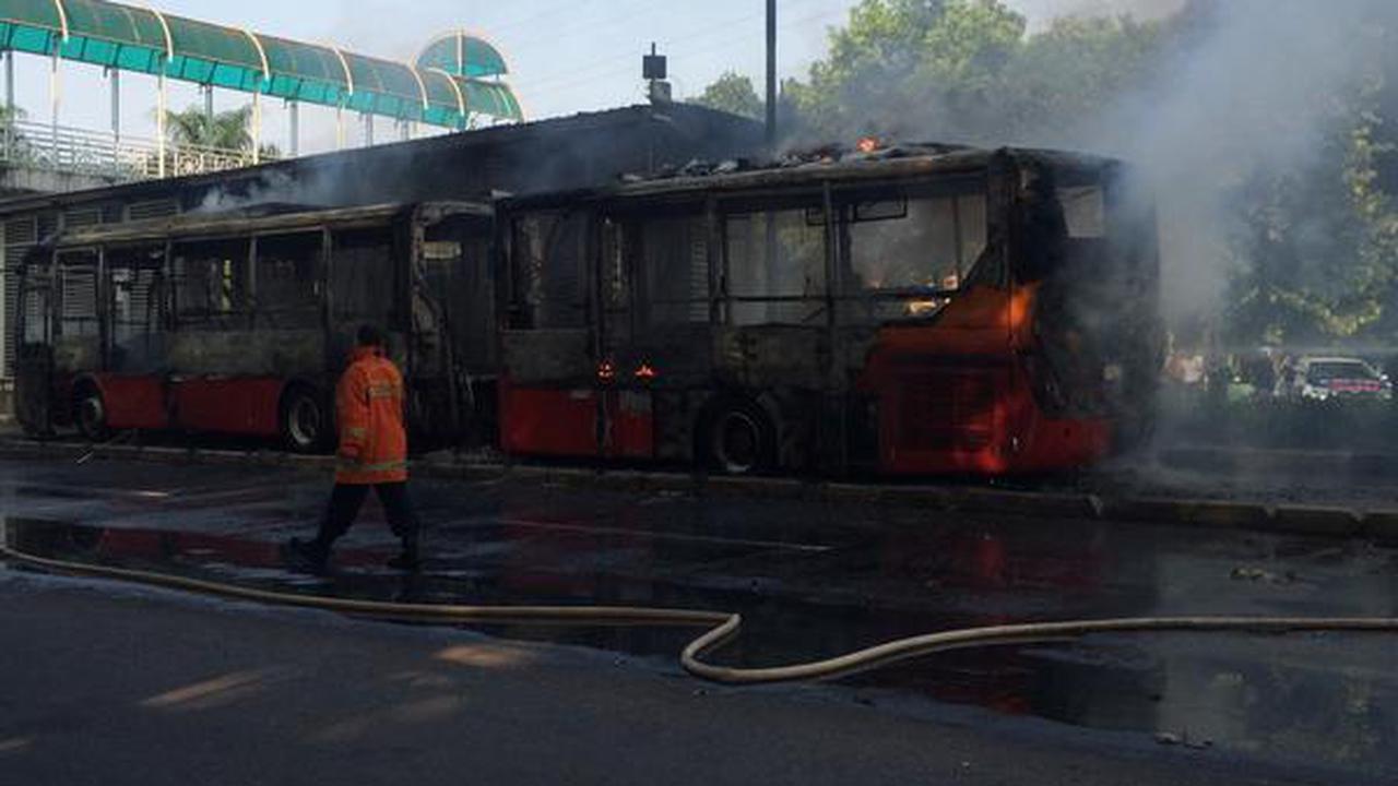 Tak Ada Korban, Kebakaran Transjakarta di Al Azhar Diselidiki