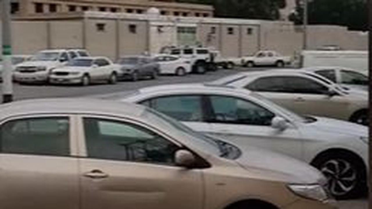 Ini Tempat Orang Kaya di Mekkah Buang Mobil Mewah, Sedan Mahal Sama dengan Milik Raffi Ahmad Dibuang Begitu Saja