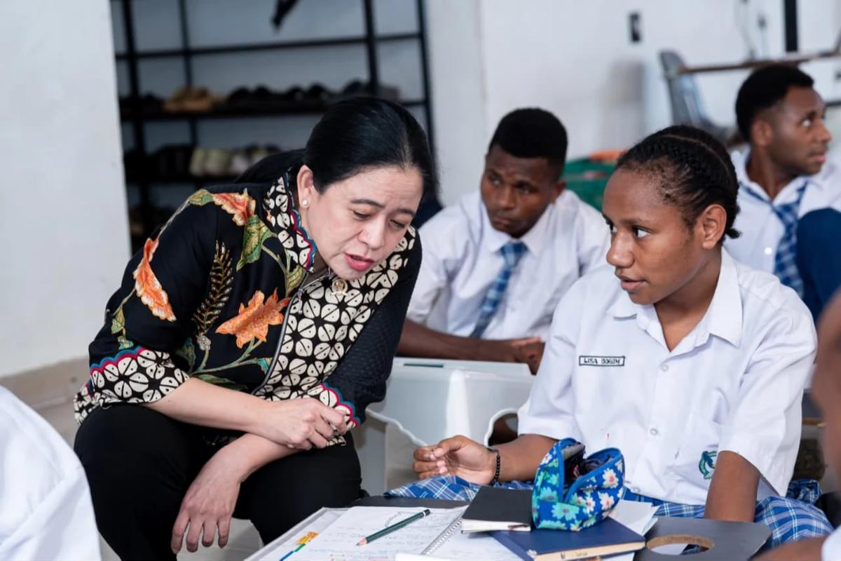 Ketua DPR RI Puan Maharani melakukan kunjungan ke Sekolah Lentera Harapan (SLH) Gunung Moria