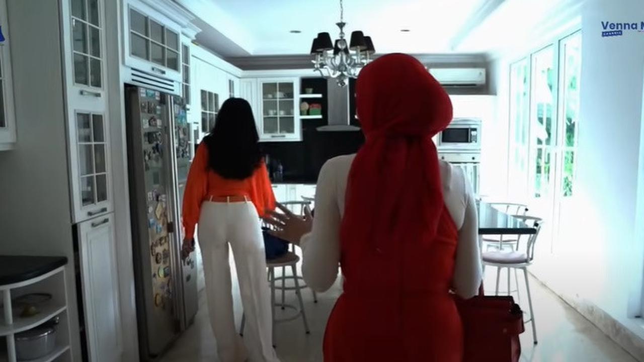 8 Potret Dapur Diah Permatasari yang Elegan, Jadi Lokasi Favorit - Akui Nggak Tahu Biaya Bayar Listrik Rumah