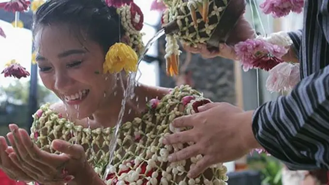 [Bintang] Dominique Diyose