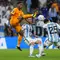 Bek Argentina Lisandro Martinez (kanan) ditantang oleh bek Belanda Jurrien Timber pada babak perempat final Piala Dunia 2022 di Lusail Iconic Stadium, Sabtu (10/12/2022) dinihari WIB. Argentina harus melalui drama adu penalti saat menghadapi Belanda.  (AP Photo/Natacha Pisarenko)