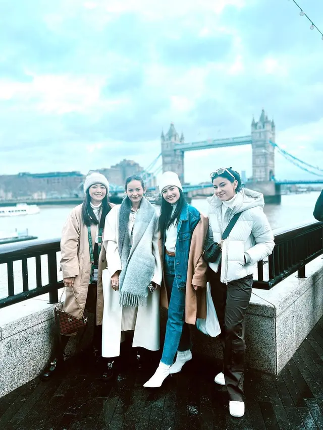 Enzy Storia dan Hesti Purwadinata liburan (Intagram/hestipurwadinata)