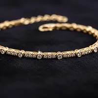 Gelang dengan Permata Kecil/Model Gelang 7 Gram Terbaru (Sumber: gemini.com)