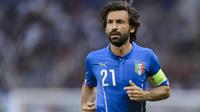 Andrea Pirlo memutuskan pensiun dari sepak bola pada 6 November 2017 saat berusia 38 tahun. awal karirnya Pirlo bermain untuk klub dekat kota kelahirannya yakni Brescia pada 1995, dan klub terakhirnya adalah New York City FC. (AFP/Fabrice Coffrini)
