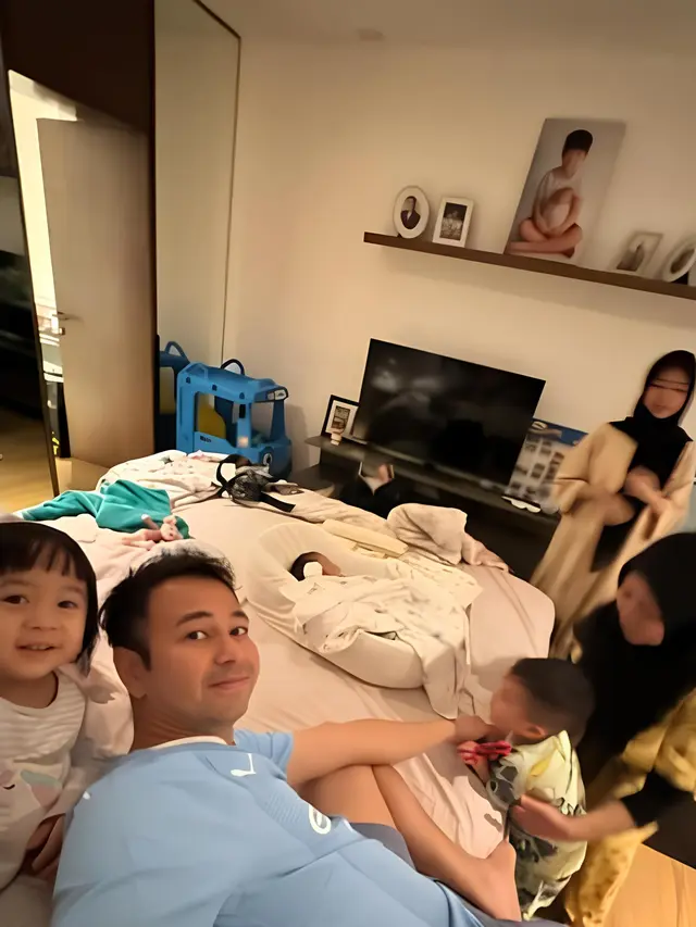 Rafathar dan Rayyanza Bareng Lily