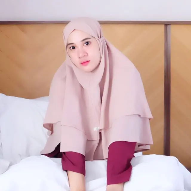 6 Potret Eliza Sifaa Sosok yang Populerkan Cerita Ipar adalah Maut
