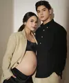 Intip potret maternity shoot terbaru Alyssa Daguise dan Al Ghazali (@alyssadaguise)
