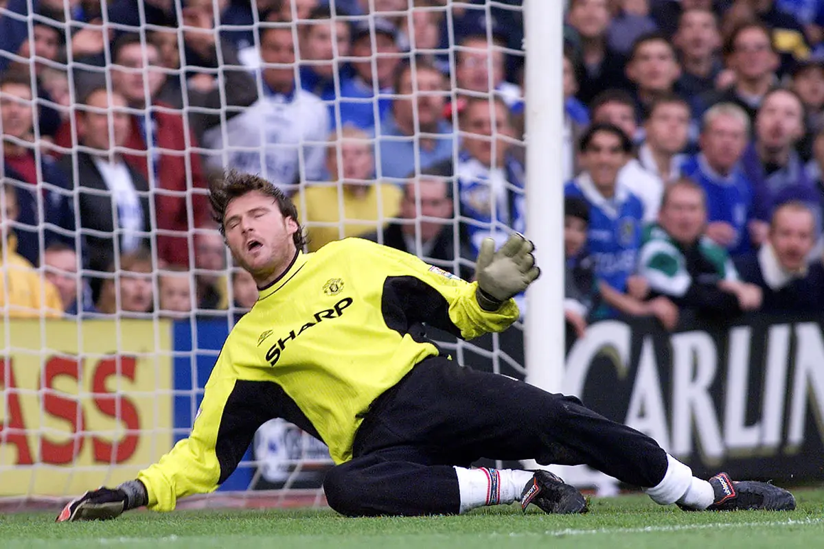 FOTO: 5 Italiano yang Pernah Berseragam Manchester United - Massimo Taibi