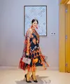 Sentuhan oranye sebagai emblishment dari Kahiyang Ayu bisa jadi inspirasi outfit yang elegan [@ayangkahiyang]