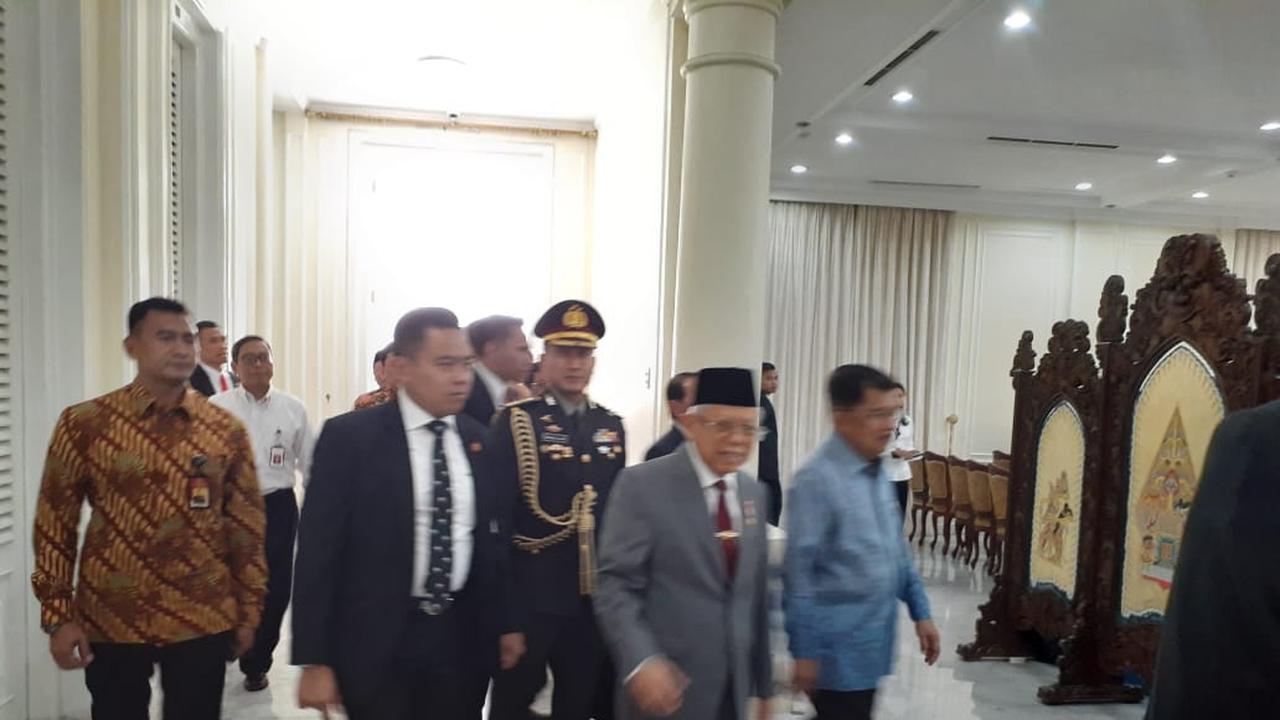 Wakil Presiden Ma'ruf Amin dan Jusuf Kalla di Istana Wapres, Senin (21/10/2019). (Liputan6.com/Putu Merta Surya Putra)