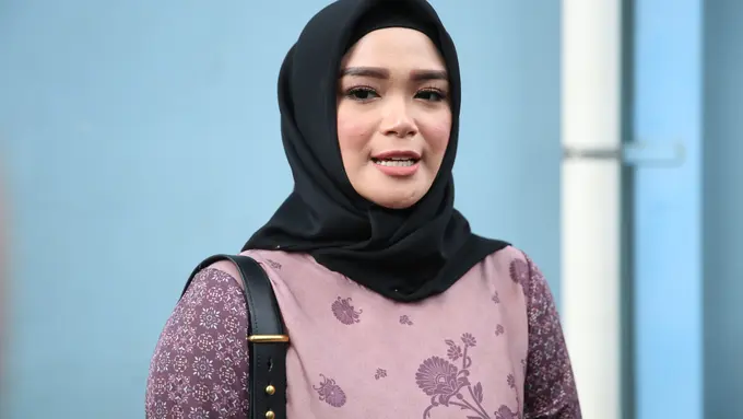 [Fimela] Sheza Idris