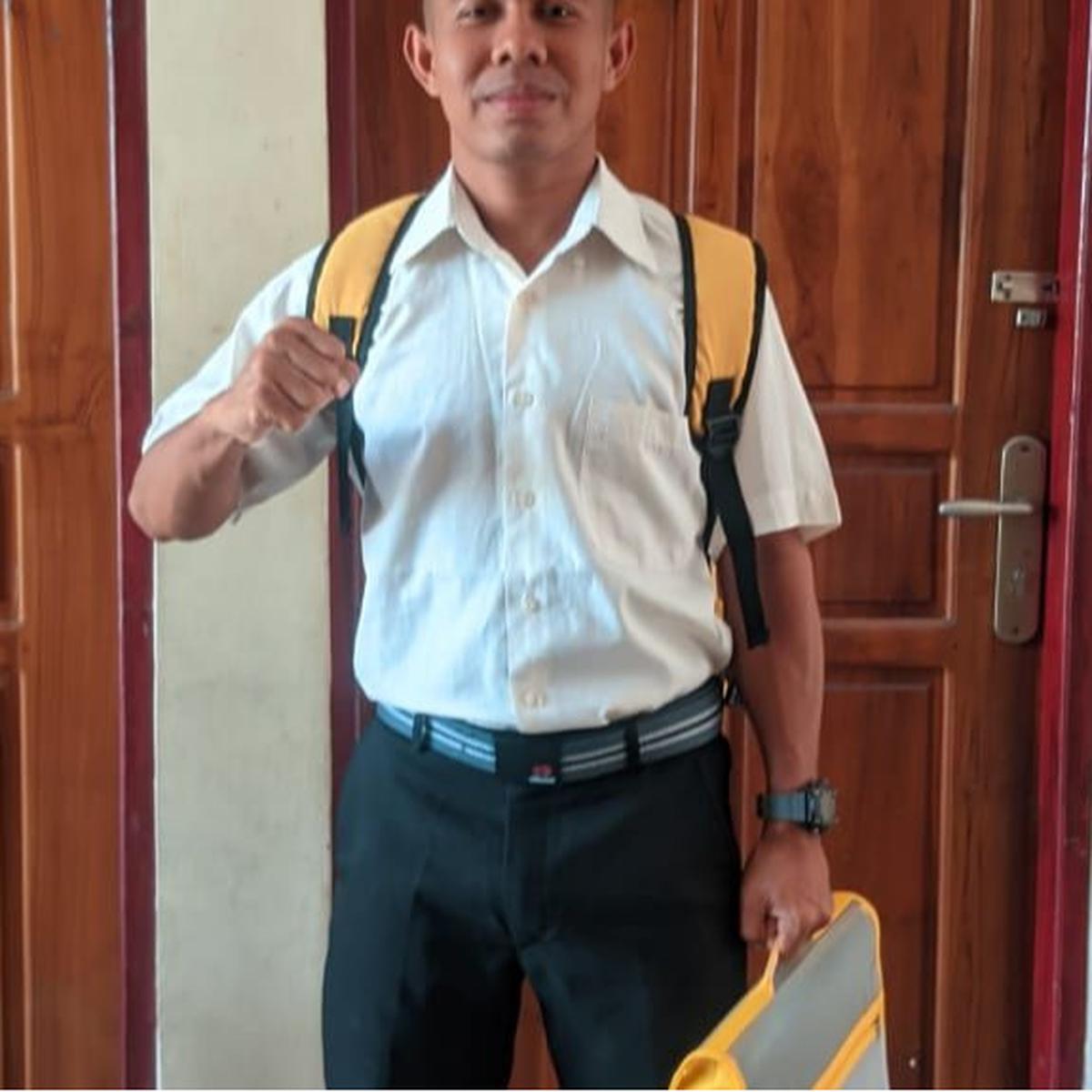 Joni pemanjat tiang bendera