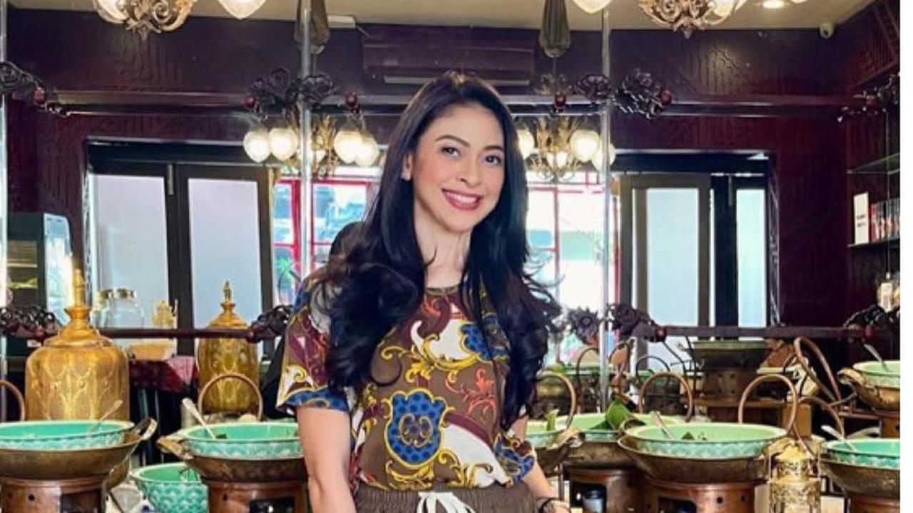 Sosok Putri Indonesia Pertama Cantik & Awet Muda, Jalan Sama Anak Sampai Dikira Pacarnya