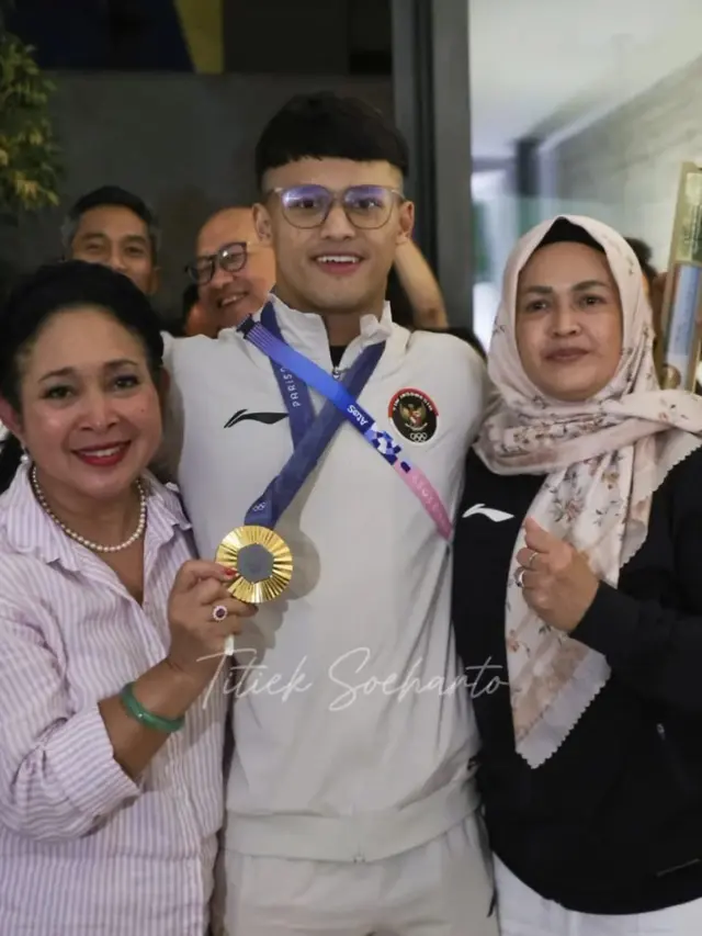 7 Potret Kebersamaan Titiek Soeharto Bareng Atlet Peraih Medali Olimpiade Paris 2024