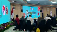 Menteri Pemuda dan Olahraga (Menpora) Zainudin Amali saat memberi sambutan pembuka dalam FGD&nbsp;penyempurnaan Inpres no. 3 Tahun 2019 tentang Percepatan Pembangunan Persepakbolaan Nasional di Auditorium Kemenpora, Jakarta, pada Senin (13/2/2023). (Liputan6.com/Melinda Indrasari)