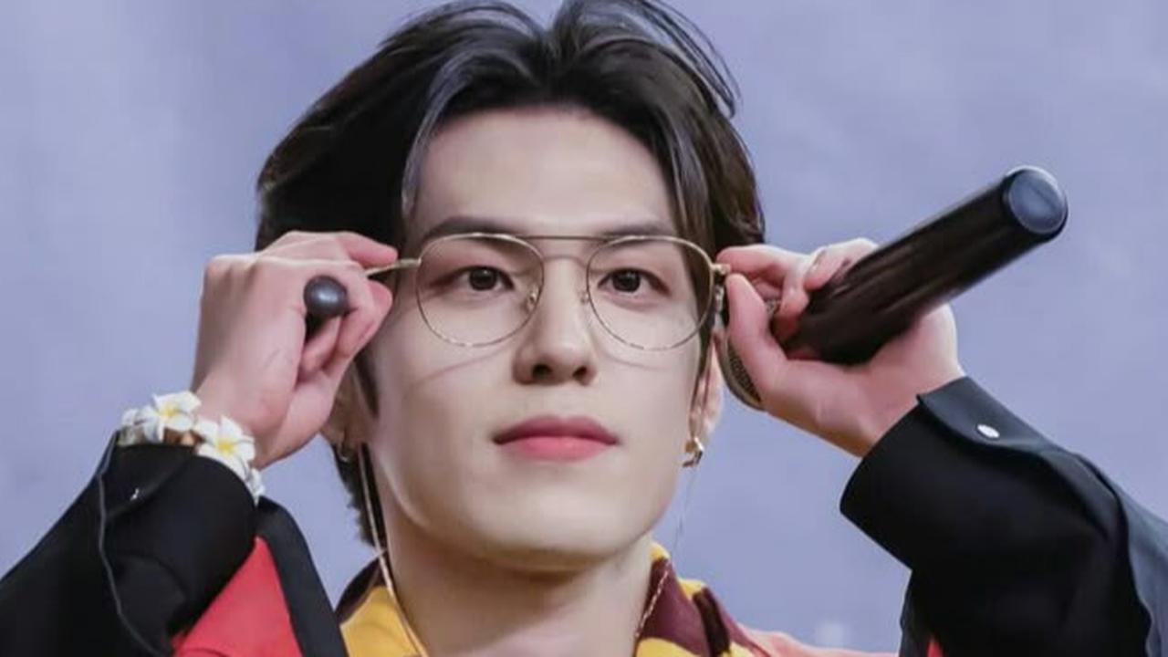 8 Idol Korea Ini Punya Gangguan Penglihatan Tapi Tak Halangi Karier, dari Jin BTS hingga D.O EXO, Siapa Biasmu?
