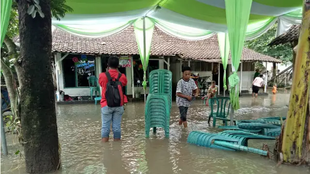 Cerita Sedih Pesta Pernikahan di Jember, Bubar Karena Banjir Tak Diundang