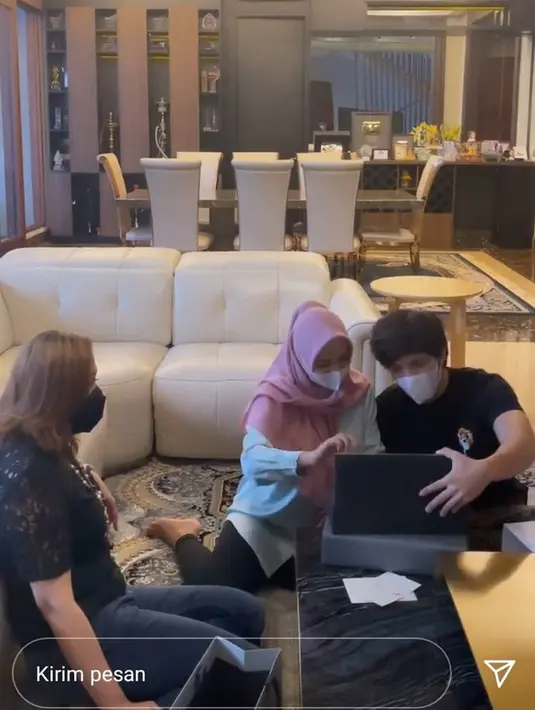 Atta Halilintar dan Aurel Hermansyah (Instagram/attahalilintar)