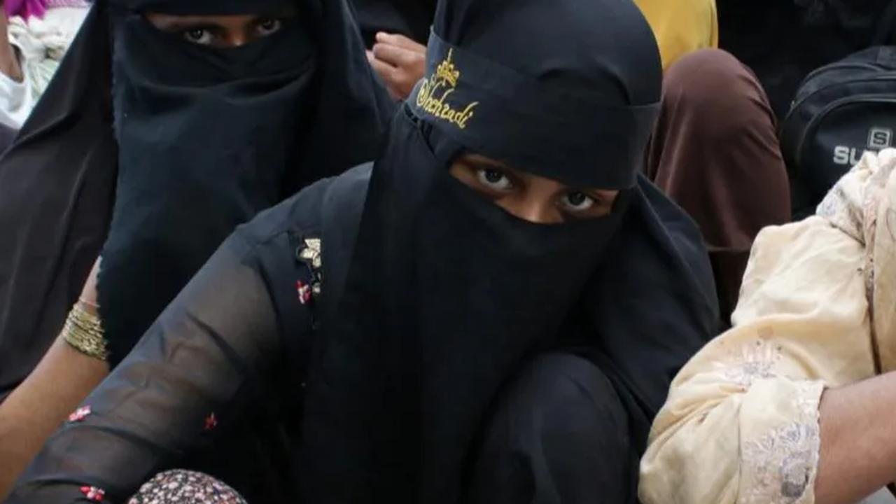 Keberadaan imigran Rohingya di Bumi Serambi Mekkah telah menjadi masalah tersendiri bagi sebagian warga Aceh.