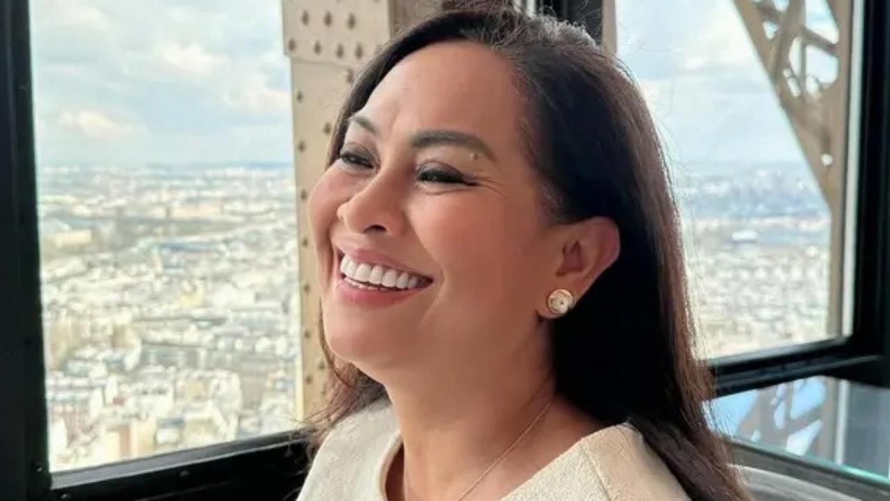 7 Inspirasi Style Anting Risa Dewi Ibunda Alyssa Daguise, Desain Manis dan Super Stylish