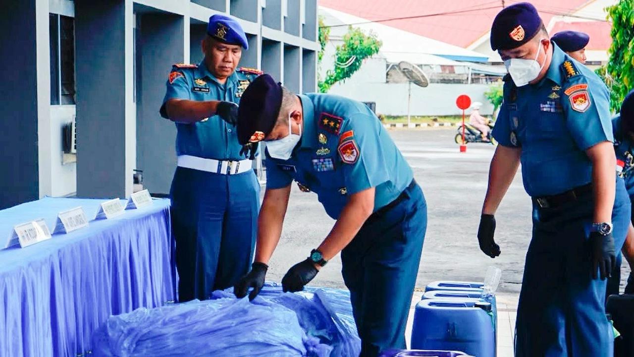 FOTO: TNI AL Gagalkan Penyelundupan Barang Ilegal dari Filipina di Perairan Sulawesi Utara