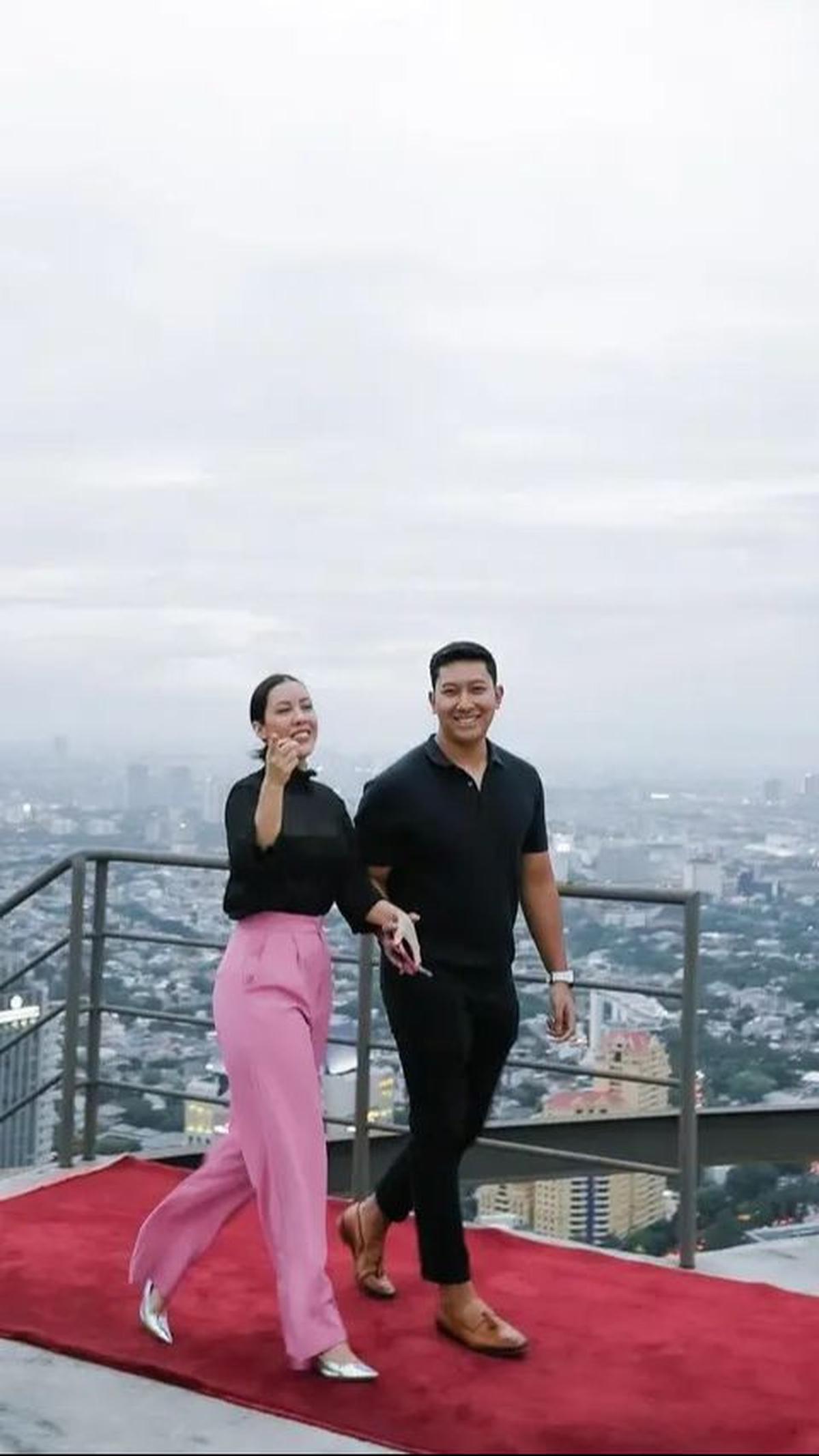 Meskipun telah bersama selama beberapa tahun, Darma dan Patricia belum menyuarakan rencana pernikahan mereka.