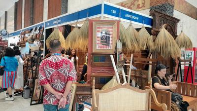 Modal Kayu Bongkaran Rumah, Pria Semarang Ini Bikin Furnitur Mahal Laris di Prancis