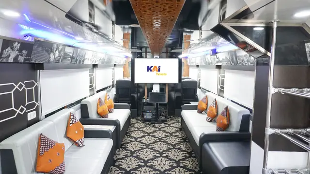 Kereta Istimewa yang dioperasikan oleh KAI Wisata