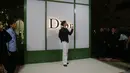Hadiri Dior Pop-Up Collection, Mingyu SEVENTEEN menyapa Carats yang penuhi Plaza Senayan sejak subuh