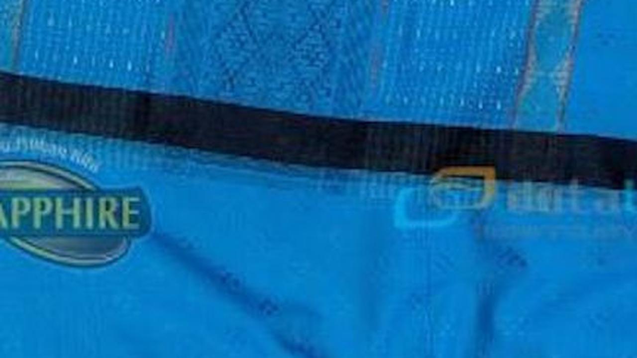 <b>Sarung Series Sapphire Polos dari Dutatex&nbsp;</b><br>