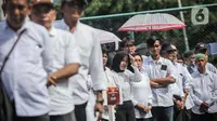 Syarat pertama agar diterima menjadi petugas KPPS adalah syarat administrasi, yaitu petugas KPPS minimal berijazah SMA. Yang kedua, adalah pendaftar harus dalam kondisi sehat. (Liputan6.com/Angga Yuniar)