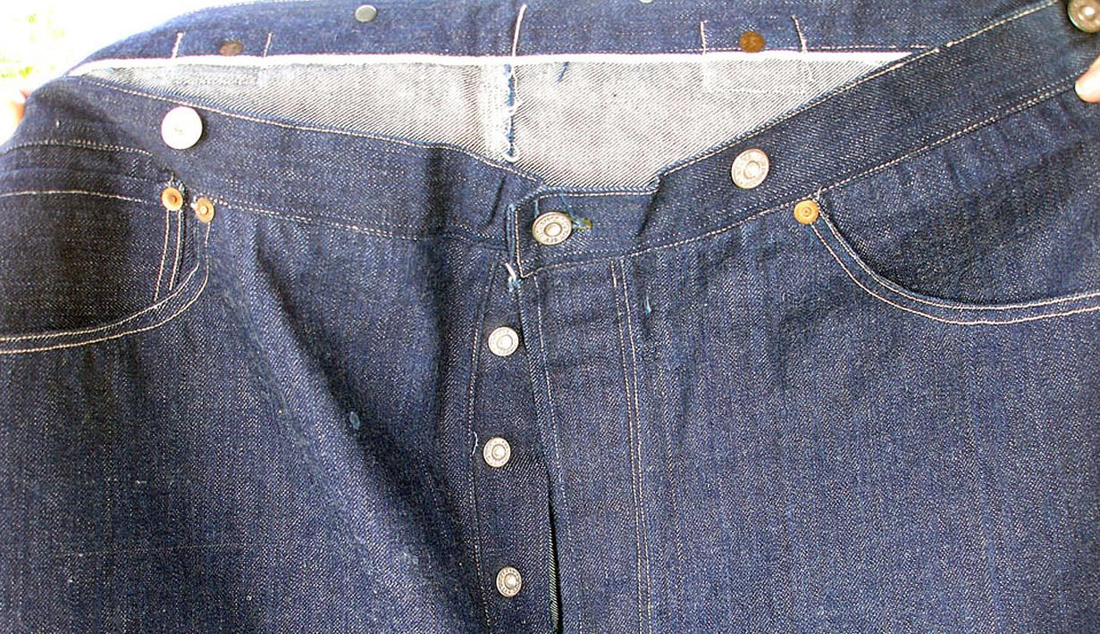  FOTO  Celana  Jeans  Berusia 125 Tahun Laku Terjual Rp 10 