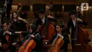 Light Ministry Orchestra (LMO) menyatukan kemampuan bermusik antara anak berkebutuhan khusus dengan anak-anak reguler dalam satu panggung pertunjukan. (Liputan6.com/Herman Zakharia)